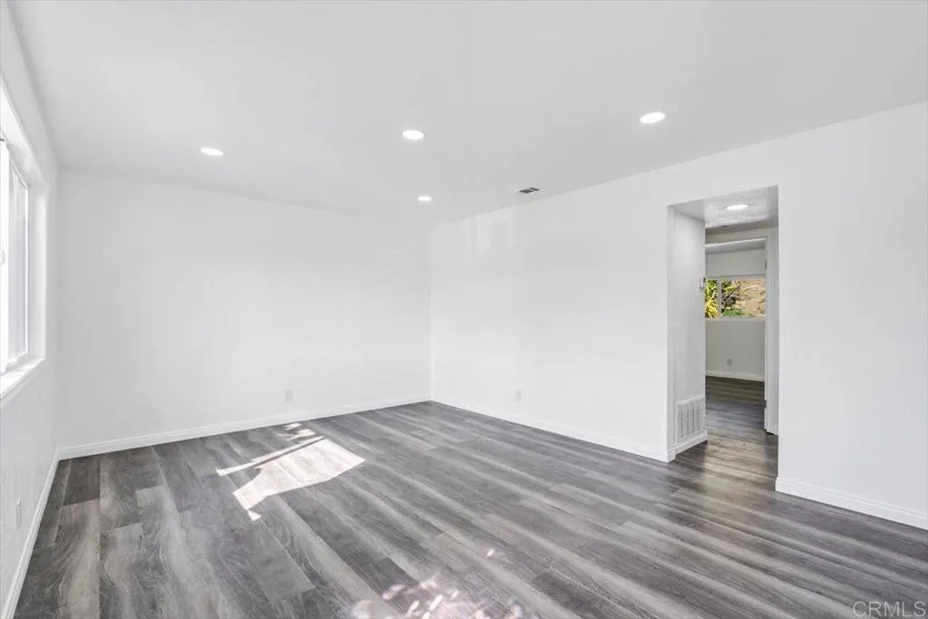 Photo #5: PTP2502397 Listing 