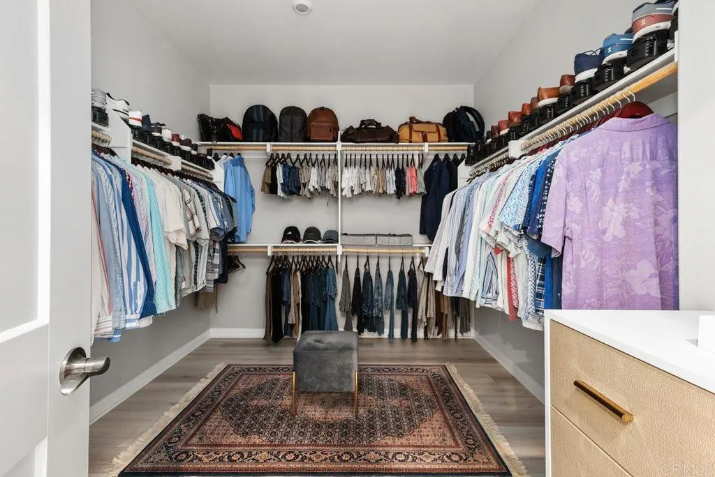 https://cdn.realtyfeed.com/cdn/127/306406127/38fa3f8358c947322f47da6badfa9ba6.webp