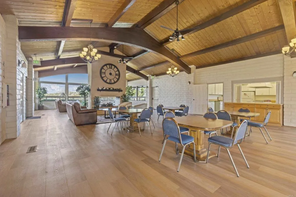 https://cdn.realtyfeed.com/cdn/127/306406260/68ea76b10f0c7895f17e350a0ae106f6.webp
