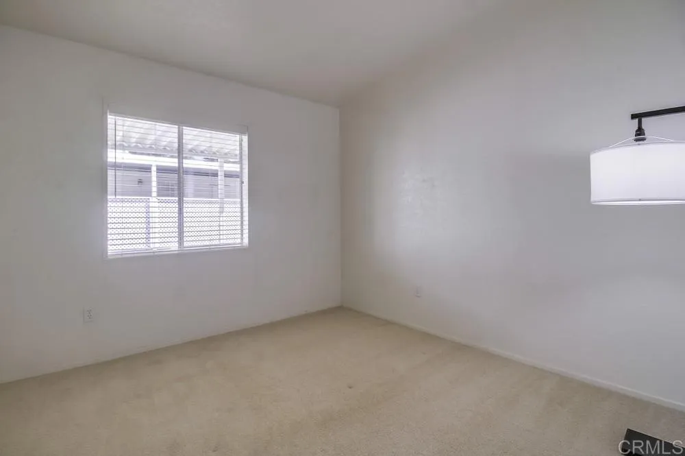https://cdn.realtyfeed.com/cdn/127/306406260/9716cc8b04f9d347470b98cde5d805e0.webp