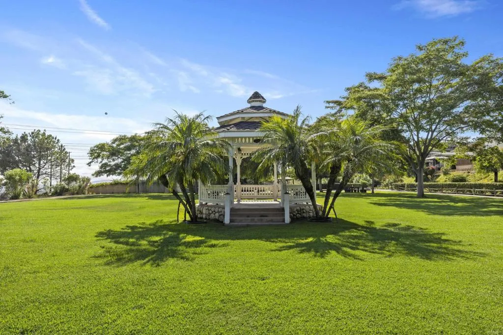 https://cdn.realtyfeed.com/cdn/127/306406260/c6805dd12d8bbe8605b7f1ba7218d2b9.webp
