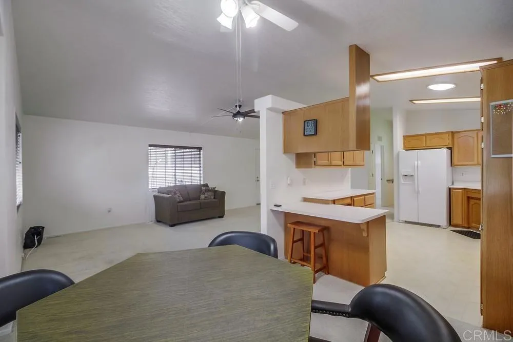 https://cdn.realtyfeed.com/cdn/127/306406260/ef33d405e8523c7dd7938206a27bb9c8.webp
