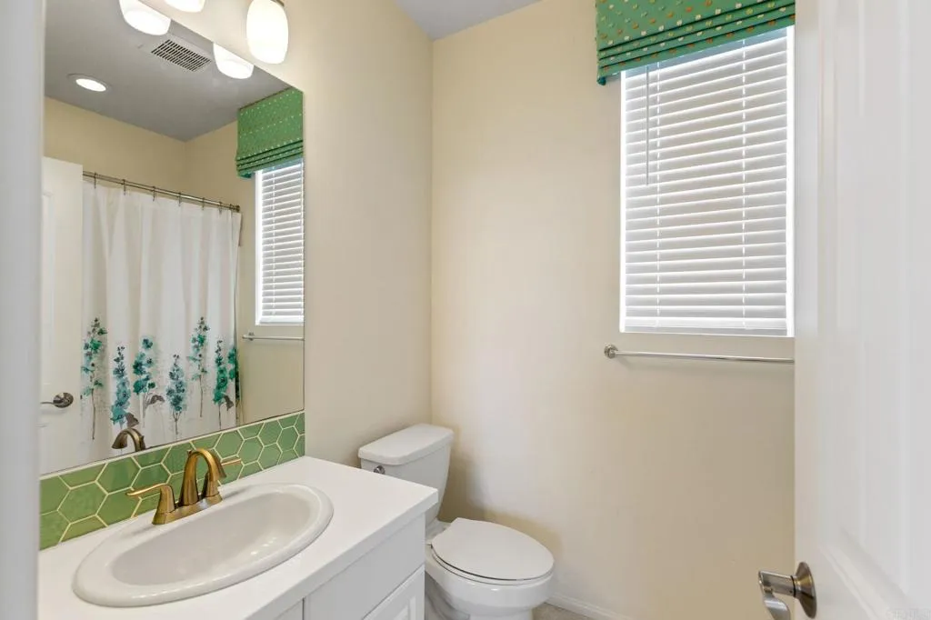 https://cdn.realtyfeed.com/cdn/127/306406345/3a8c865d18e2a06f663c8a3a47bd0aa2.webp