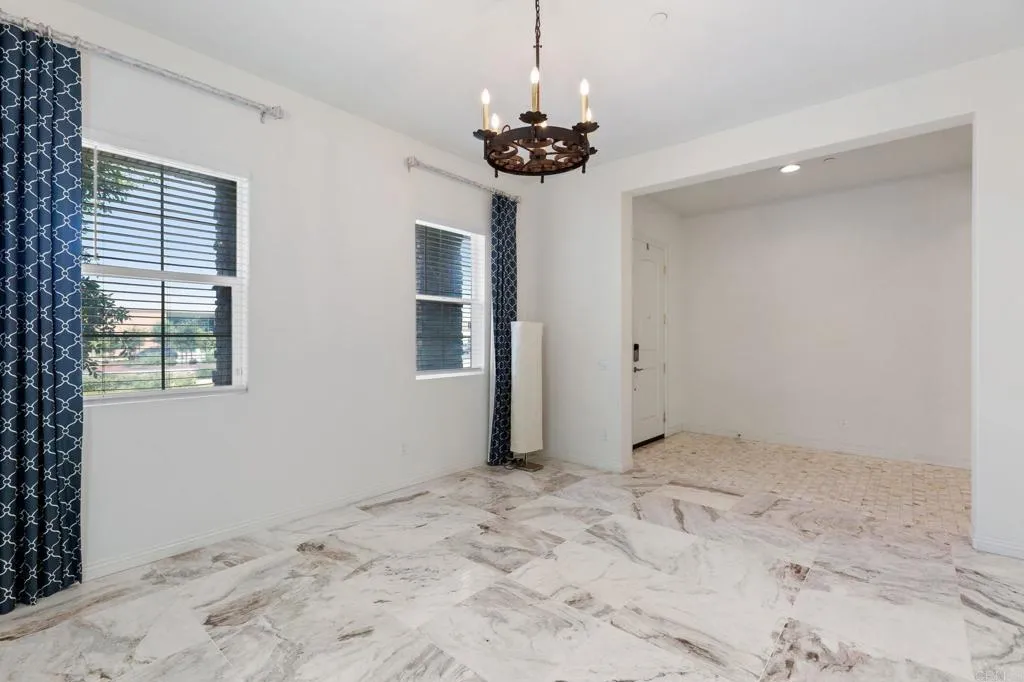 https://cdn.realtyfeed.com/cdn/127/306406345/6dc7991dbaab7035deb60b5b74e2bf64.webp