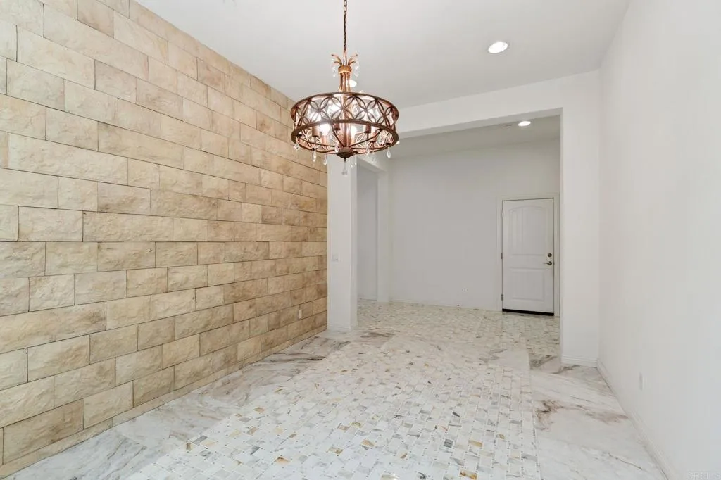 https://cdn.realtyfeed.com/cdn/127/306406345/ae363e0092ab5c13f634916f19bac2f0.webp