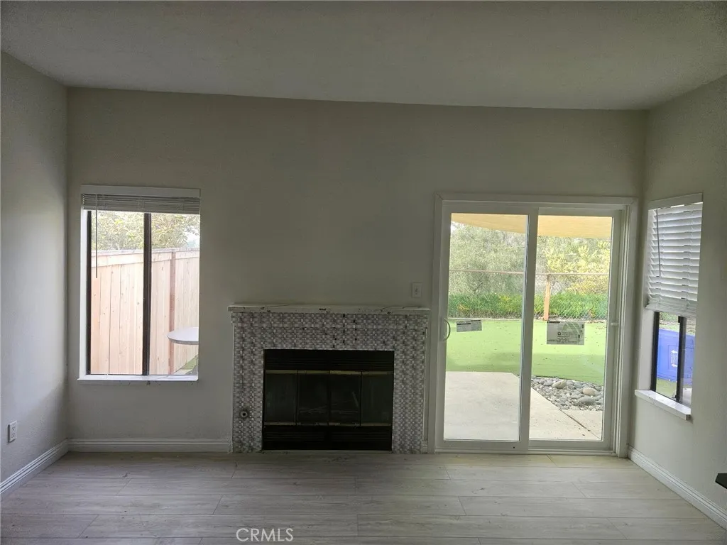Photo #2: WS25074196 Listing 