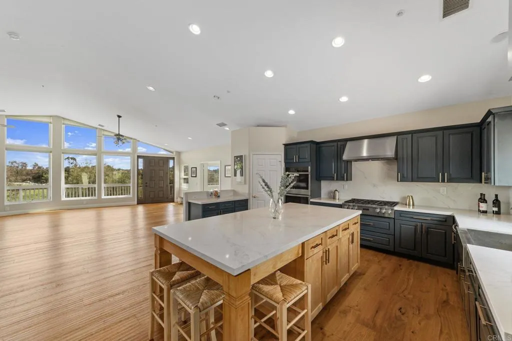 https://cdn.realtyfeed.com/cdn/127/306407105/8d682634e1b10e01196bbe26fe1305c0.webp