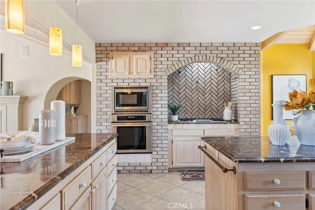 https://cdn.realtyfeed.com/cdn/127/306407178/0a8c7a99a610d04117e08ae2a2f27c11.webp