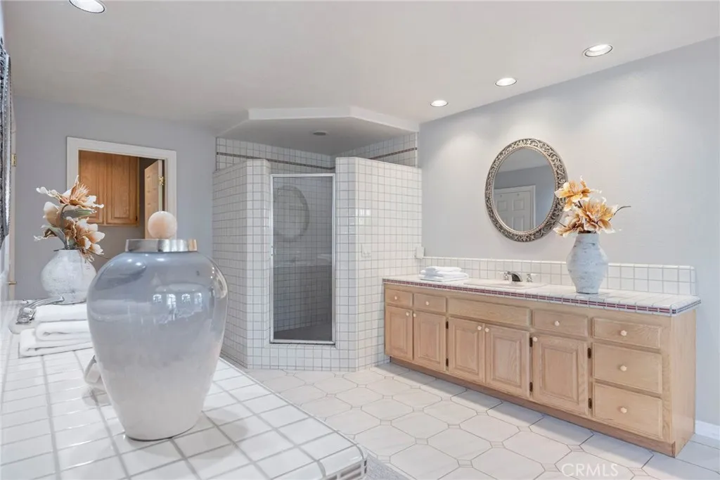 https://cdn.realtyfeed.com/cdn/127/306407178/db137d436f4fedb14d15e6776ed9badf.webp