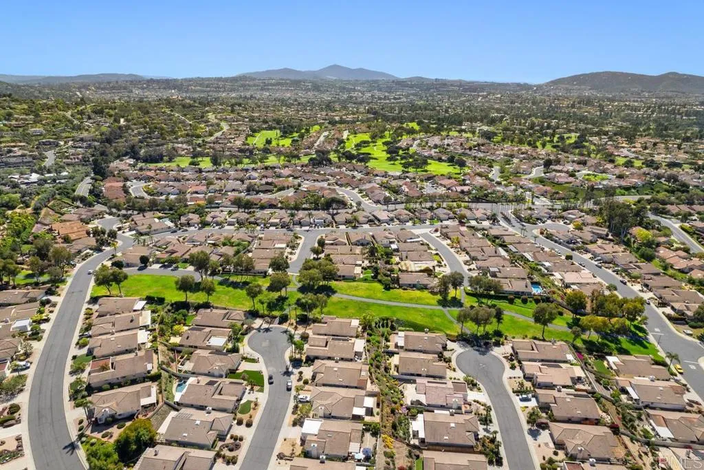 https://cdn.realtyfeed.com/cdn/127/306407421/f572cc1e55e701eb5ecf9da29c8d6b11.webp