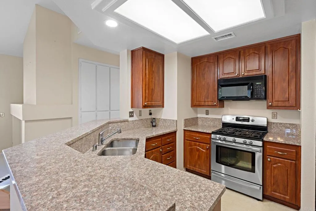 https://cdn.realtyfeed.com/cdn/127/306407423/a9fbe1425647f63f048f691216d49e19.webp