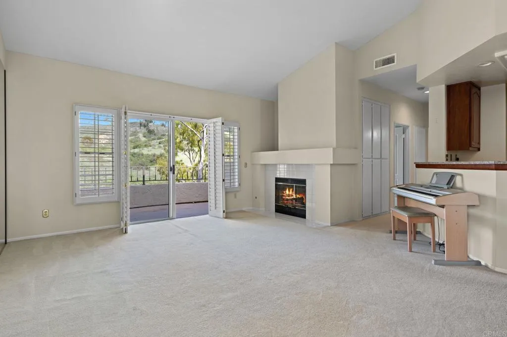 https://cdn.realtyfeed.com/cdn/127/306407423/da57d75ccb9c7cf6f8291ef8aafe8d31.webp