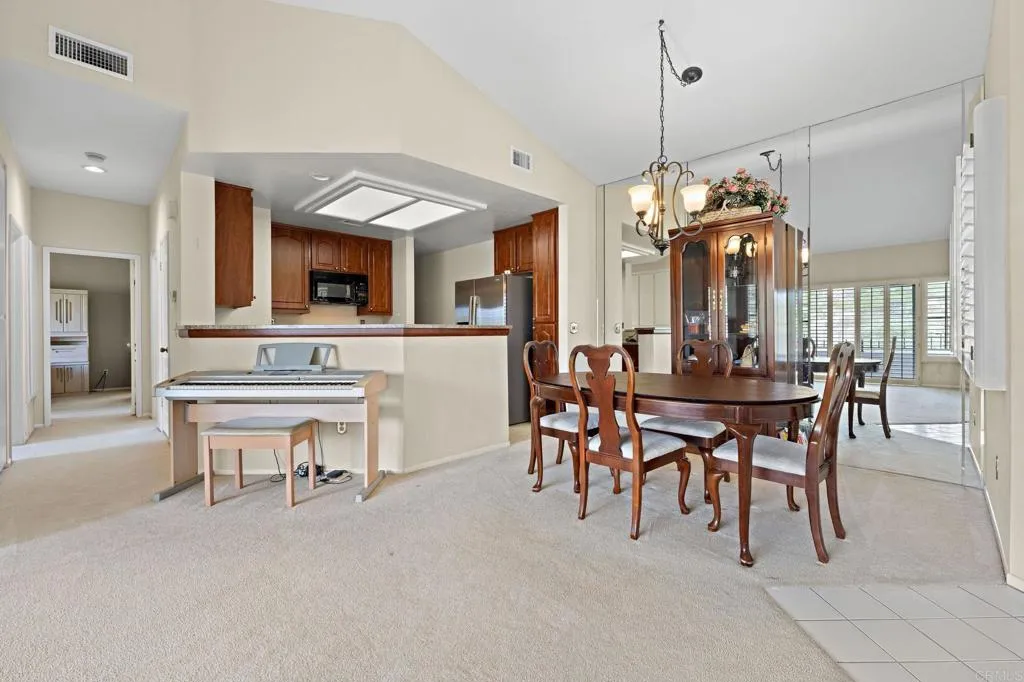 https://cdn.realtyfeed.com/cdn/127/306407423/ebb5c5363b1090c8a4fc6dfe71be8d3f.webp
