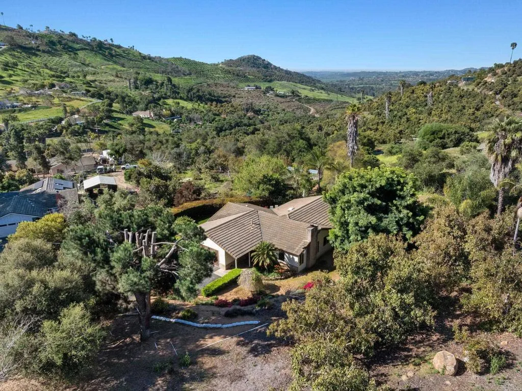 https://cdn.realtyfeed.com/cdn/127/306407454/00b56f00ece14e0ad67d2dde6cb83be7.webp