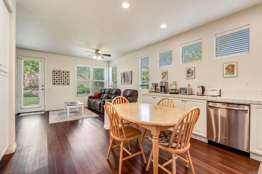 https://cdn.realtyfeed.com/cdn/127/306407637/f4028fe7559842c4c90506c85b826438.webp