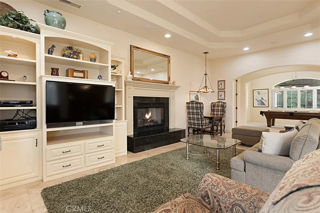 https://cdn.realtyfeed.com/cdn/127/306407689/8f875845ad4fb51f83ca38de098ab29b.webp