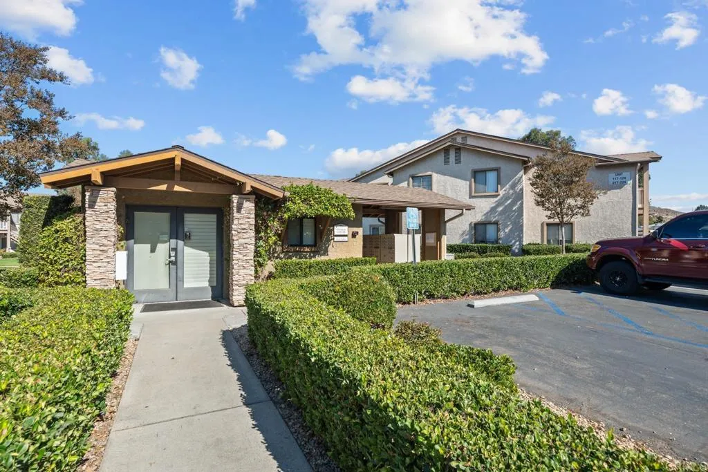 https://cdn.realtyfeed.com/cdn/127/306407906/10ea511cbae0d0de95d6e4e1c823a323.webp