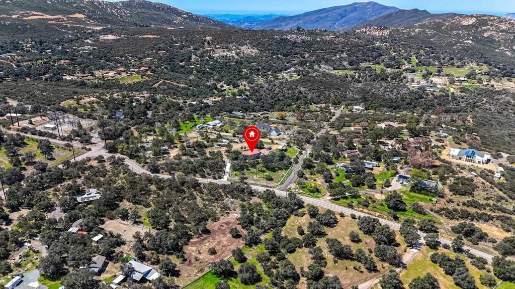 https://cdn.realtyfeed.com/cdn/127/306408099/84bbc6062efbcae87ca3cb7ca7841447.webp