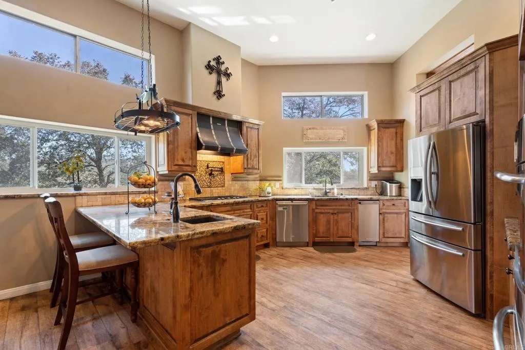 https://cdn.realtyfeed.com/cdn/127/306408099/b0d20b803f76b51906c532101eae9a96.webp