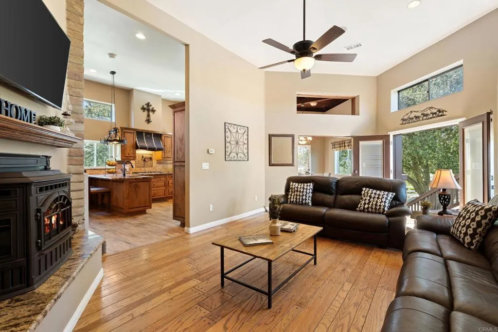 https://cdn.realtyfeed.com/cdn/127/306408099/c1f0a5175f4b2b62761a45694efc5971.webp