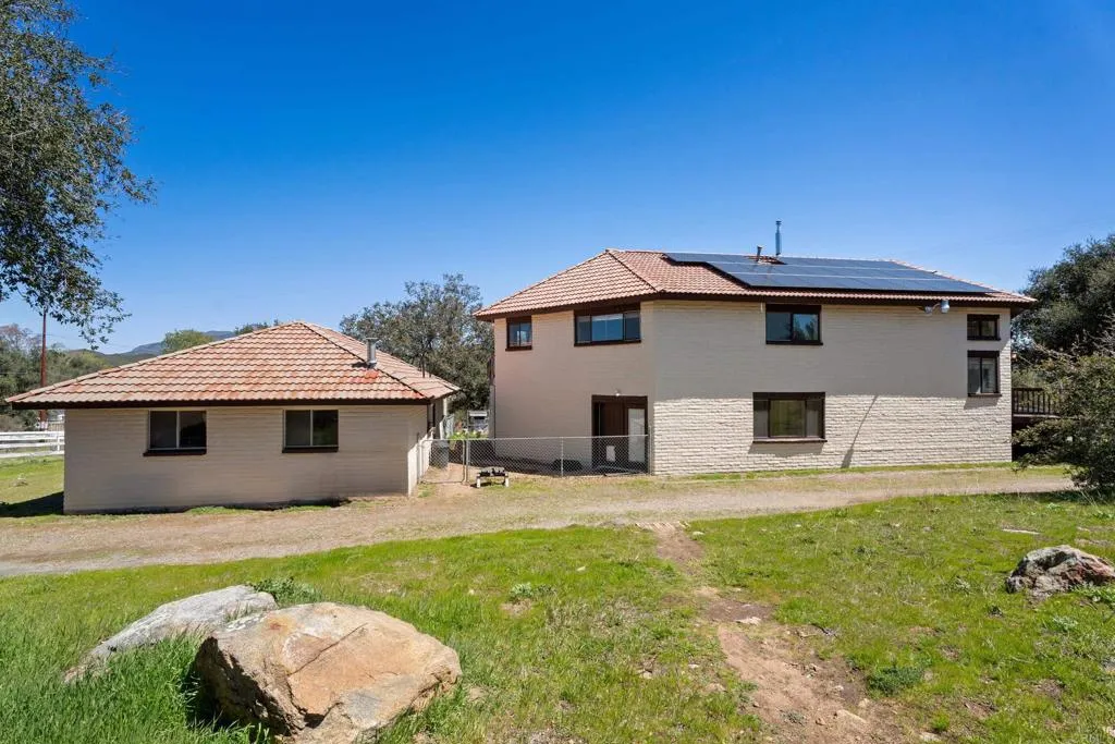 https://cdn.realtyfeed.com/cdn/127/306408099/cbc25e1e21fbc50d8ff282c62dd00835.webp