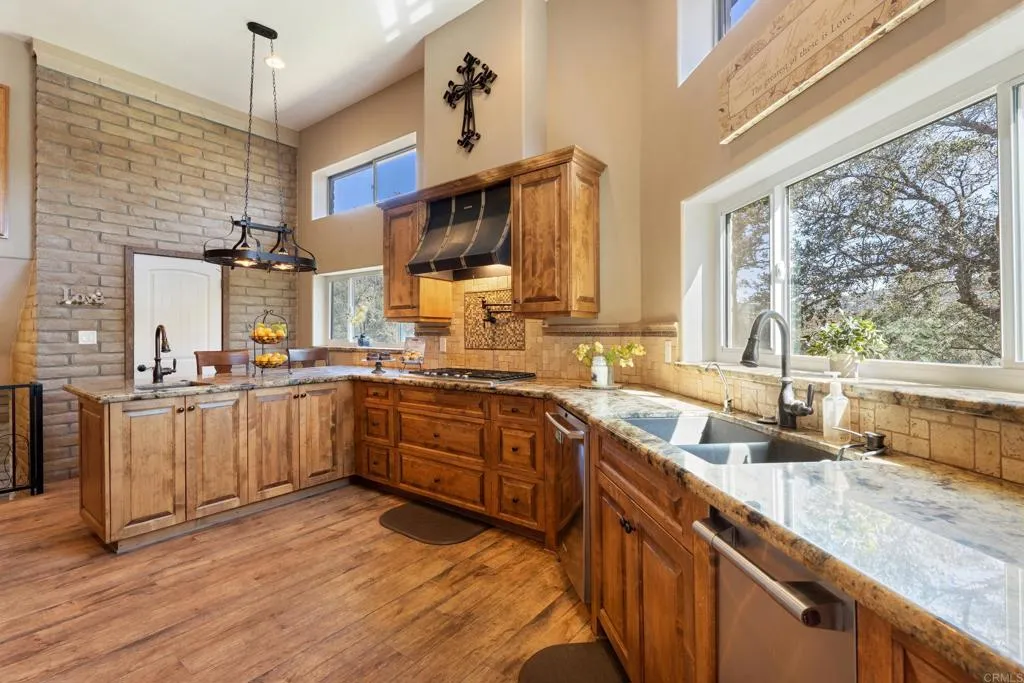 https://cdn.realtyfeed.com/cdn/127/306408099/d2687f3fe383f6a441469f5dcc5ac8c7.webp