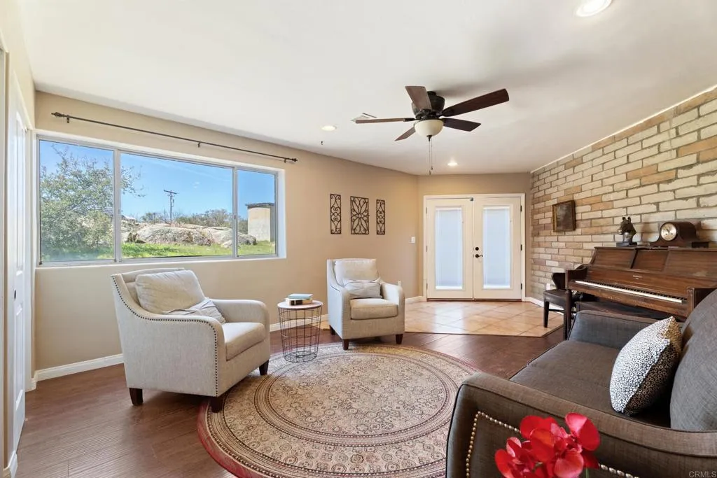 https://cdn.realtyfeed.com/cdn/127/306408099/de462b005836b444e464c3f14d82e1fd.webp