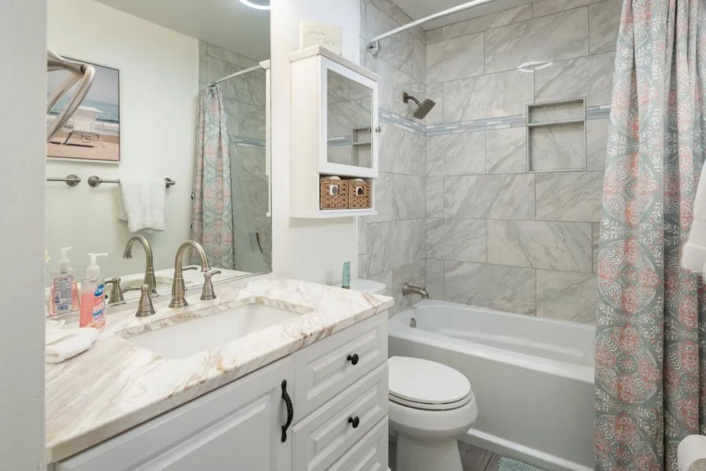 https://cdn.realtyfeed.com/cdn/127/306408133/85e4838ec7b1b043ba85d8e3039755da.webp