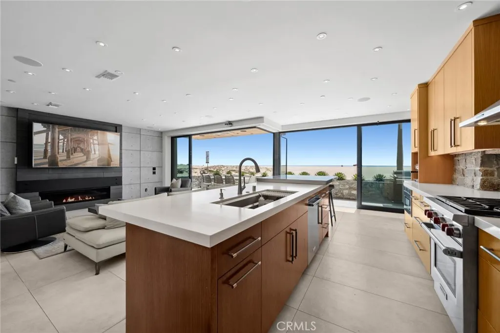 800 W Oceanfront, Newport Beach, Ca 92661 - Photo 4 of 33, Newport Beach, CA