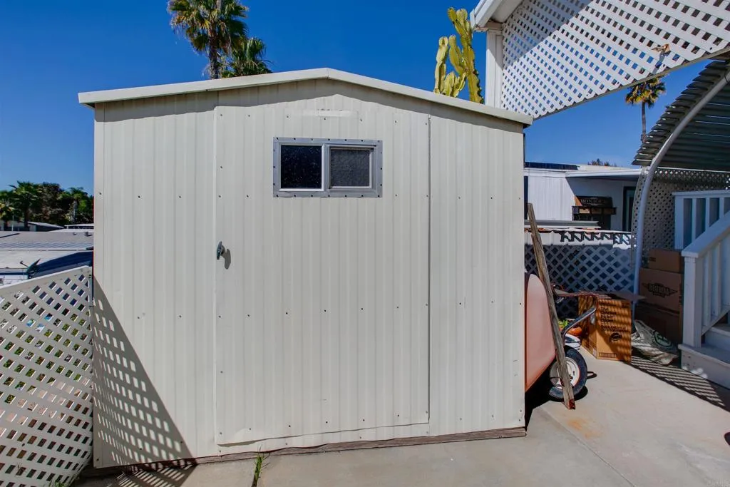 https://cdn.realtyfeed.com/cdn/127/306408552/42f43688a303e68c7e37c56d4ad2bad3.webp