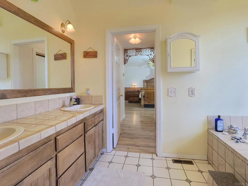 https://cdn.realtyfeed.com/cdn/127/306408560/5b10cfd3a3769ce221762dc0b7d06647.webp