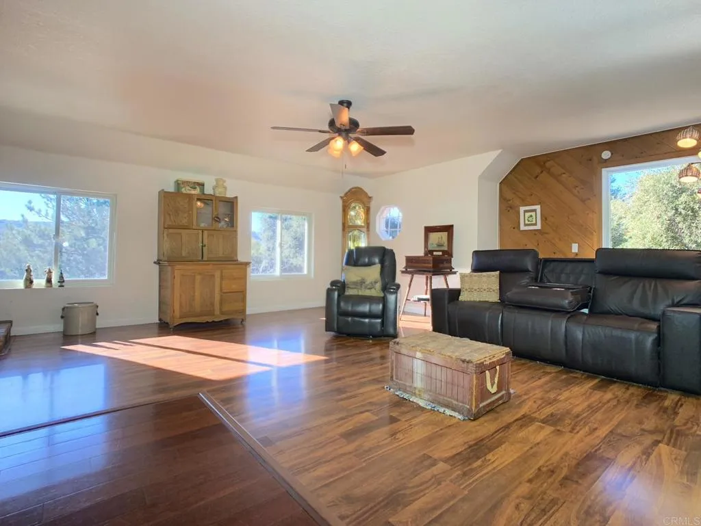 https://cdn.realtyfeed.com/cdn/127/306408560/f21801570d4eb496cf2f430b4d666612.webp