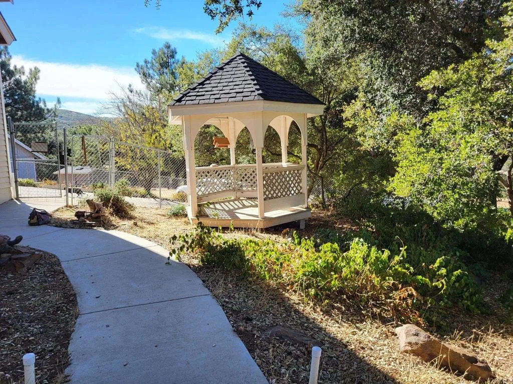 https://cdn.realtyfeed.com/cdn/127/306408560/f8f76b27c727e3a9b0665c57d59bd0b8.webp
