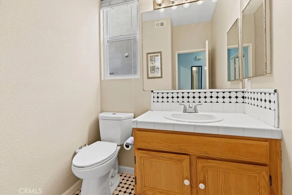https://cdn.realtyfeed.com/cdn/127/306408648/1769e19de3f6f9f9a81bd4697eafae5c.webp