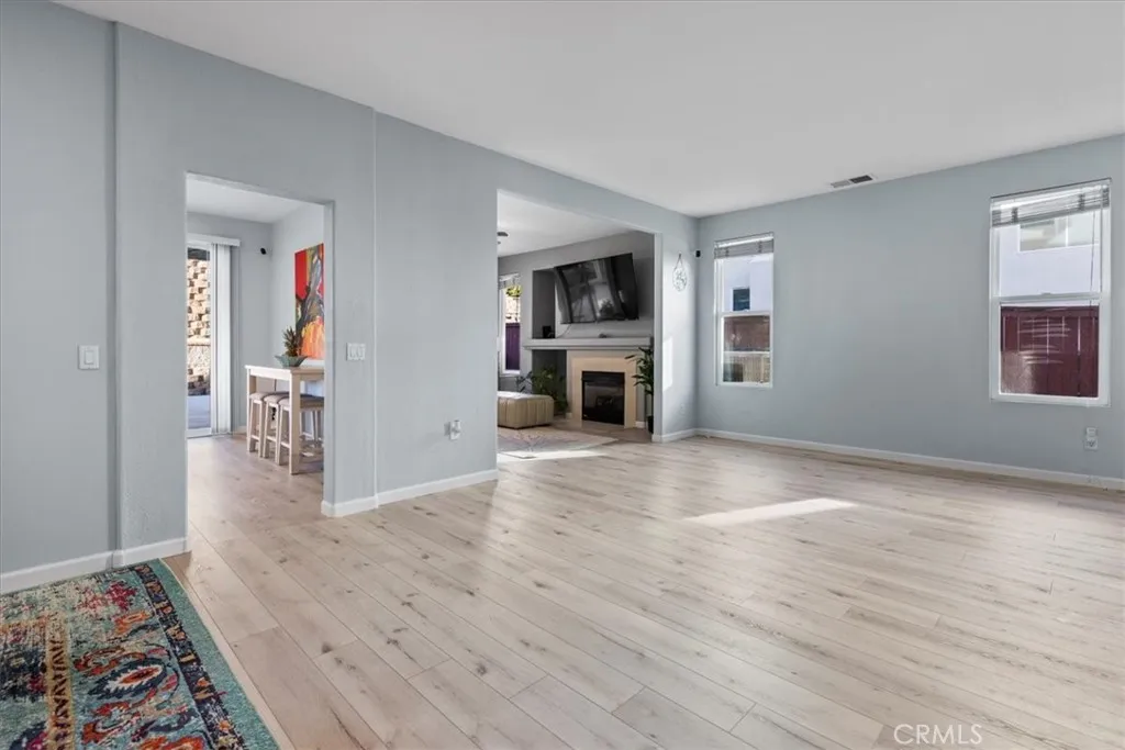 https://cdn.realtyfeed.com/cdn/127/306408648/46956d78ff9ee2e4e0f9bd556b43b502.webp