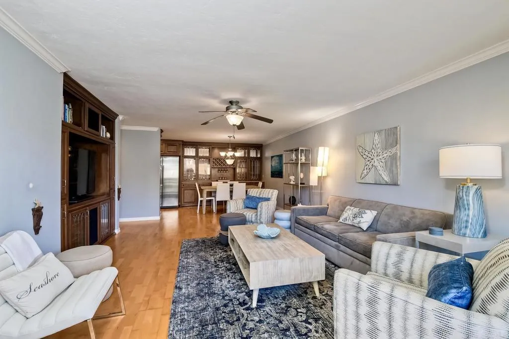 https://cdn.realtyfeed.com/cdn/127/306408691/e9a1f1d51d9972e605449348e4ba0475.webp