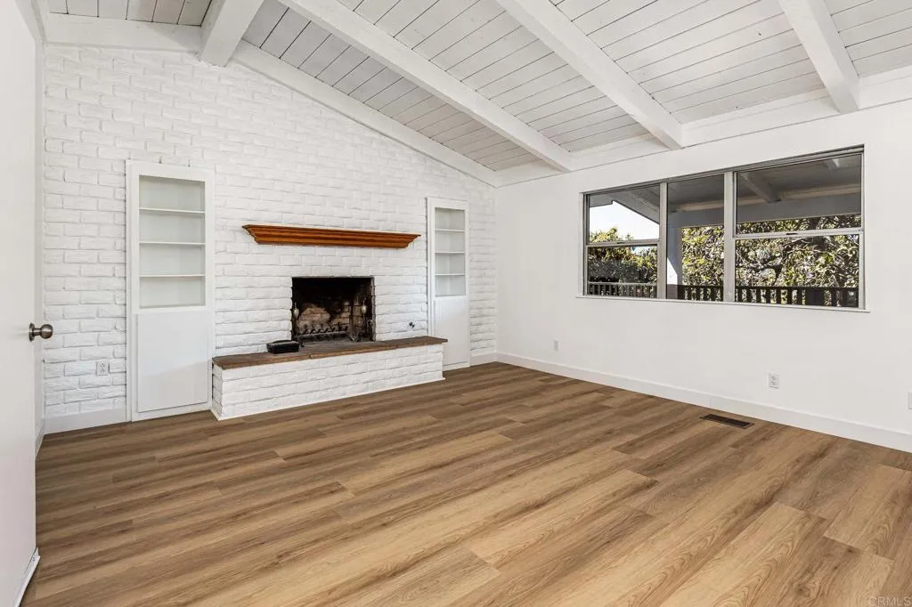 https://cdn.realtyfeed.com/cdn/127/306408971/4f266d42e9788e2bcb545bde71f27b81.webp