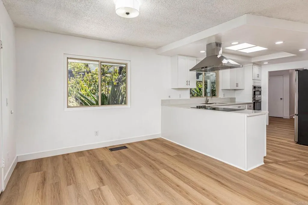 https://cdn.realtyfeed.com/cdn/127/306408971/bf03edc9259479f21aec81bac5e23f03.webp