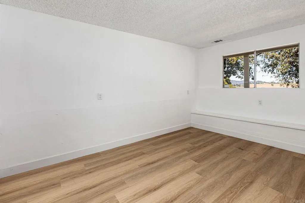 https://cdn.realtyfeed.com/cdn/127/306408971/eb56f87d8a57fb24f7a6e2322fba3f6f.webp