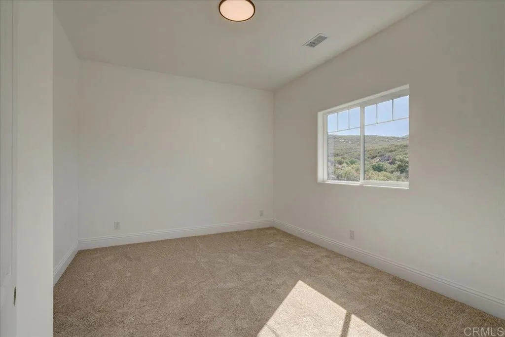 https://cdn.realtyfeed.com/cdn/127/306408978/20fc8419c7f3c79f782813ebd68ec4e0.webp