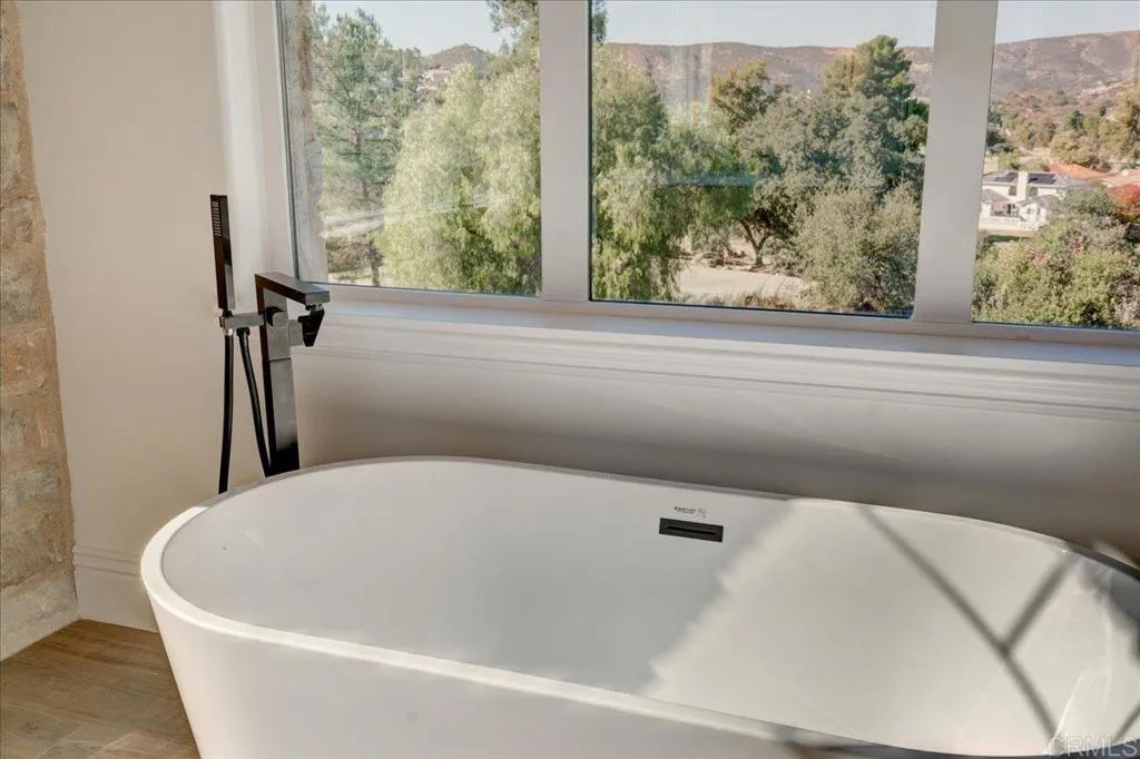 https://cdn.realtyfeed.com/cdn/127/306408978/7b23328c6ad9f5bd30693eb173b493ea.webp