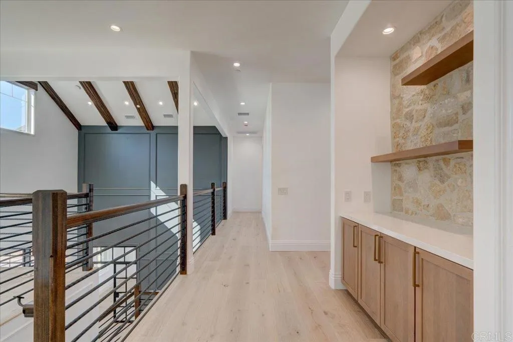 https://cdn.realtyfeed.com/cdn/127/306408978/d59a238dc8d25aabe41346cece427c6e.webp