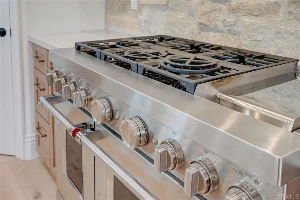 https://cdn.realtyfeed.com/cdn/127/306408978/fba6d6ae549f96cff1ea498249e50e17.webp