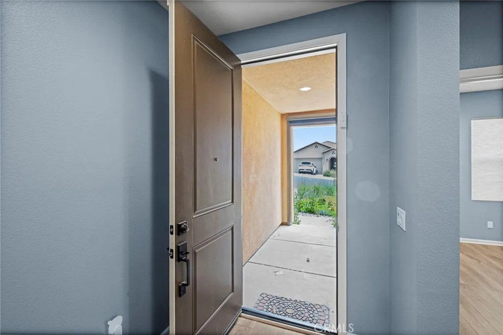 https://cdn.realtyfeed.com/cdn/127/306409125/12f33e3e143aac44c69bf18ae3e8676c.webp