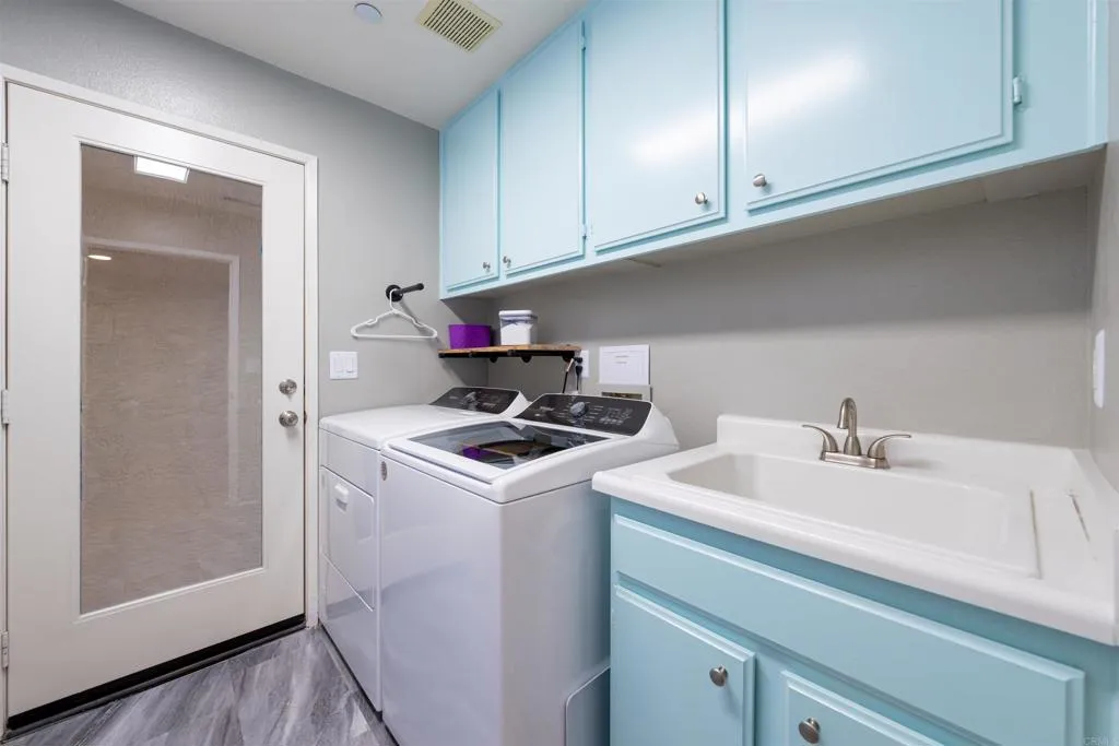https://cdn.realtyfeed.com/cdn/127/306409606/22f5bd8febe045c06515fc96c3b2fc15.webp