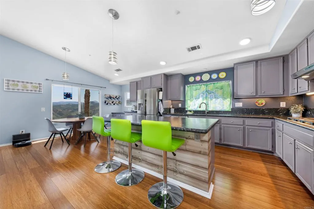 https://cdn.realtyfeed.com/cdn/127/306409606/7e2ed5b250fa1bdc36e80096bb97064e.webp
