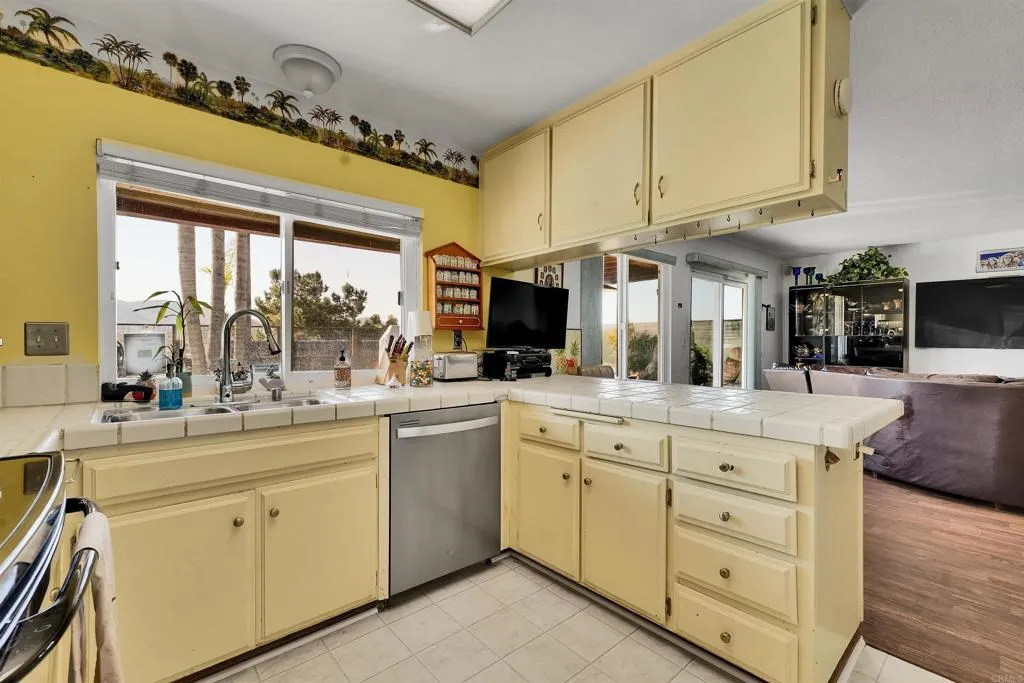 https://cdn.realtyfeed.com/cdn/127/306409684/6acf045d341dd683105ba2b478513486.webp