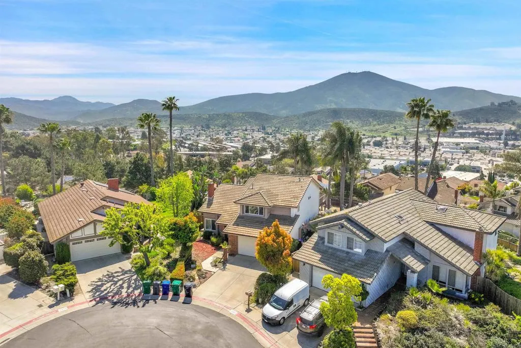 https://cdn.realtyfeed.com/cdn/127/306409684/81f348e636297f20fb8ef18450241b3b.webp