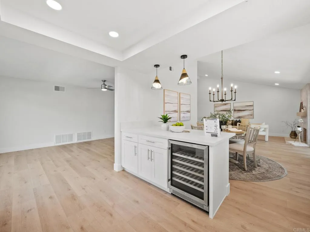 https://cdn.realtyfeed.com/cdn/127/306409824/299f394a756a790296d8c4b2df335272.webp