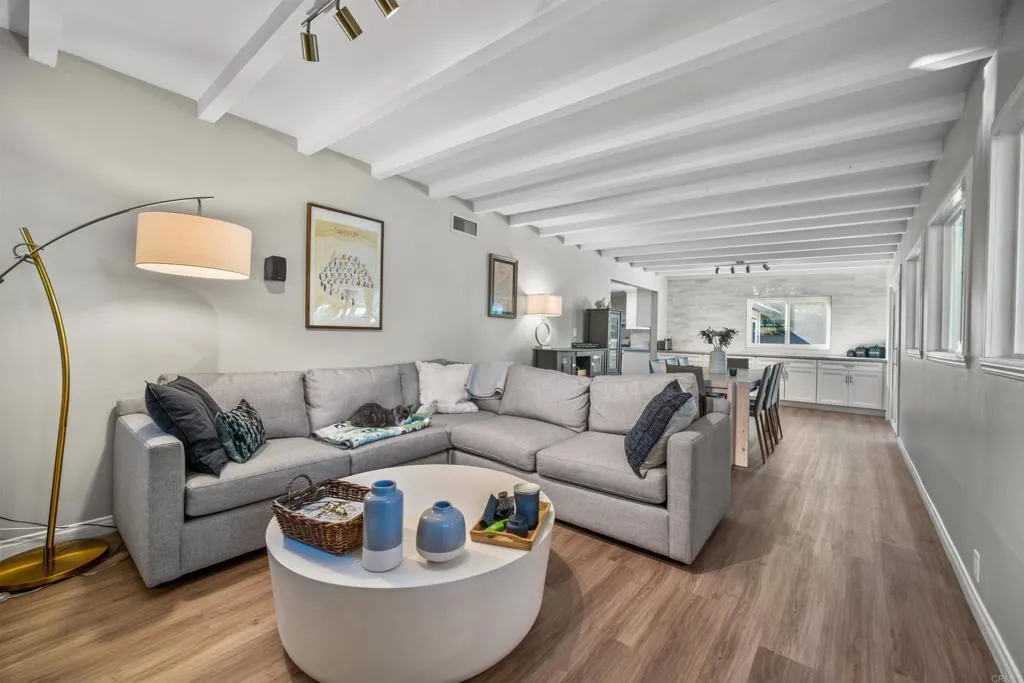 https://cdn.realtyfeed.com/cdn/127/306410018/01e6ee1aadabd3039c4d8a2a01293ef9.webp